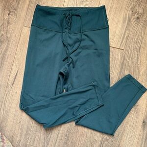 Victorias Secret on Point Sz M lace up leggings